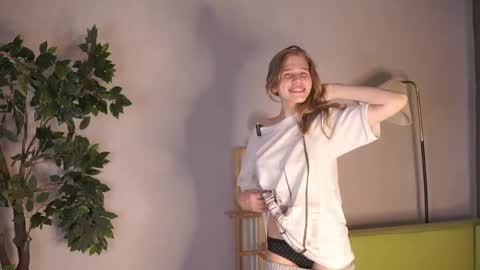Snapshot of jenniferrakow chatting on April 1, 2026, 1:41 pm Sofia online show from April 1, 2026, 1:41 pm
