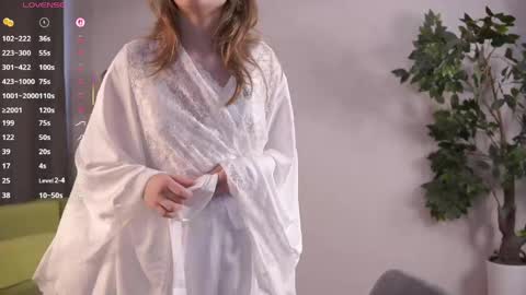 Snapshot of jenniferrakow chatting on April 17, 2026, 7:33 am Sofia online show from April 17, 2026, 7:33 am