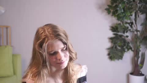 Snapshot of jenniferrakow chatting on May 13, 2026, 7:17 am Sofia online show from May 13, 2026, 7:17 am