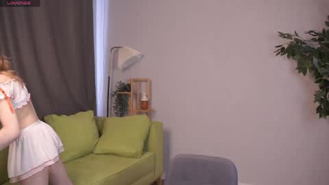 Snapshot of jenniferrakow chatting on May 15, 2026, 9:05 am Sofia online show from May 15, 2026, 9:05 am