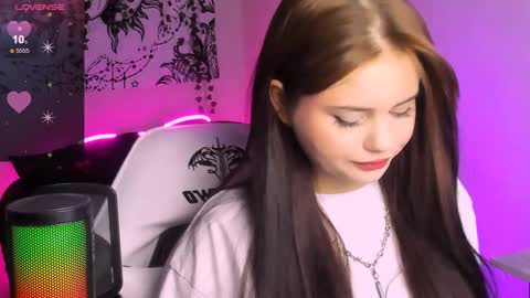 Jenni online show from December 13, 2024, 3:32 pm