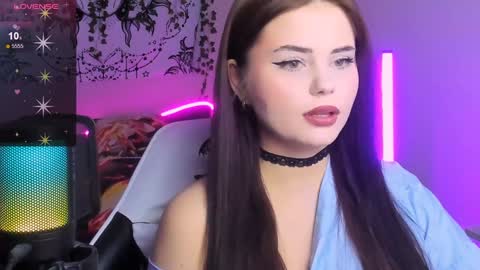 Jenni online show from December 20, 2024, 4:14 pm