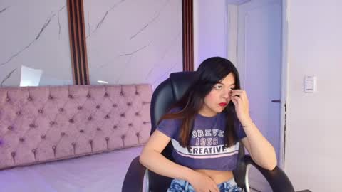 Snapshot of jenniiferrodriguez chatting on June 10, 2026, 7:35 pm jenniiferrodriguez online show from June 10, 2026, 7:35 pm