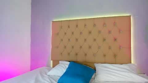 jenny__lawrence online show from January 11, 2026, 8:03 pm