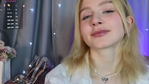 jenny_bunny_ online show from February 7, 2025, 7:29 am
