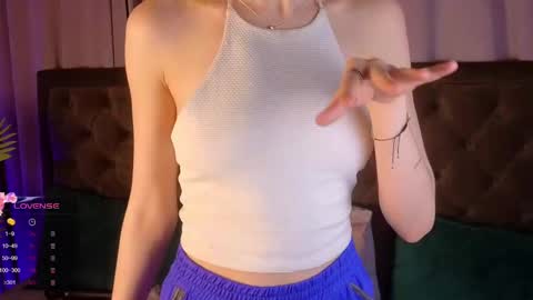 jenny_bunny_ online show from March 10, 2025, 7:32 am