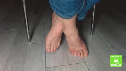 Jenny online show from February 20, 2025, 2:13 pm