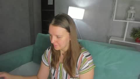 Snapshot of jenny_jimmy chatting on June 19, 2026, 9:24 am Jenny online show from June 19, 2026, 9:24 am