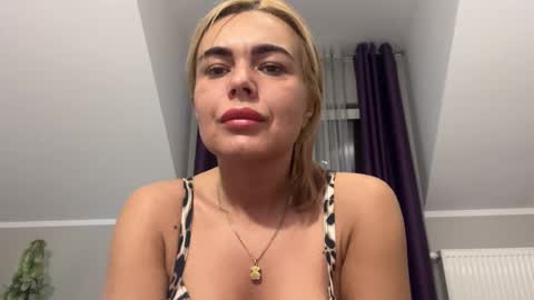 Snapshot of jenny_play1 chatting on January 19, 2025, 11:23 am Jenny online show from January 19, 2025, 11:23 am