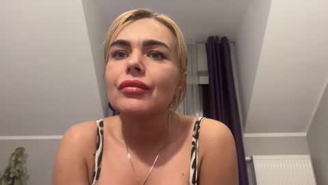 Snapshot of jenny_play1 chatting on January 22, 2025, 11:56 am Jenny online show from January 22, 2025, 11:56 am