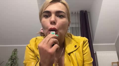 Snapshot of jenny_play1 chatting on January 24, 2025, 11:48 am Jenny online show from January 24, 2025, 11:48 am
