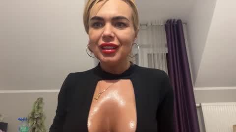 Snapshot of jenny_play1 chatting on February 1, 2025, 5:58 pm Jenny online show from February 1, 2025, 5:58 pm