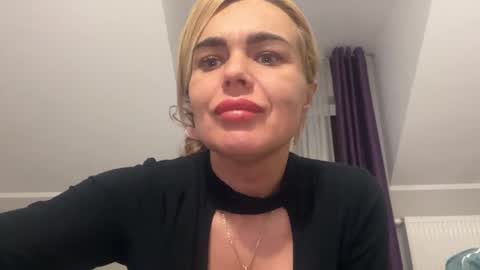 Snapshot of jenny_play1 chatting on February 2, 2025, 6:20 pm Jenny online show from February 2, 2025, 6:20 pm