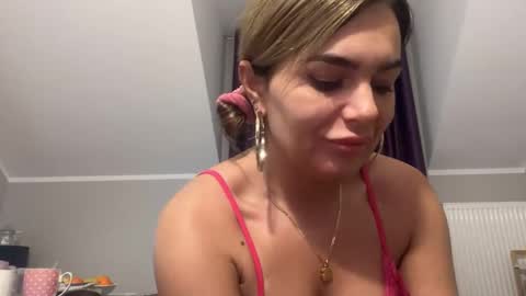 Snapshot of jenny_play1 chatting on February 24, 2025, 11:10 am Jenny online show from February 24, 2025, 11:10 am