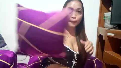 Snapshot of jenny_salvi chatting on February 14, 2025, 3:15 pm jenny_salvi online show from February 14, 2025, 3:15 pm
