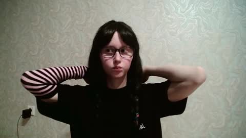 JennyOlset online show from February 21, 2025, 1:44 am