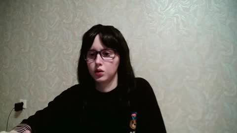 JennyOlset online show from March 12, 2025, 3:51 pm