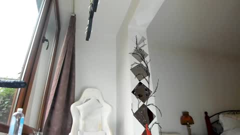 infamous blondiechloe.             Jennyjennywildd online show from October 15, 2025, 2:17 pm