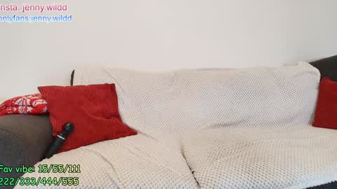 infamous blondiechloe.             Jennyjennywildd online show from December 19, 2025, 4:52 am