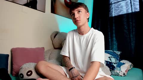 jero independent model online show from December 23, 2024, 4:28 pm