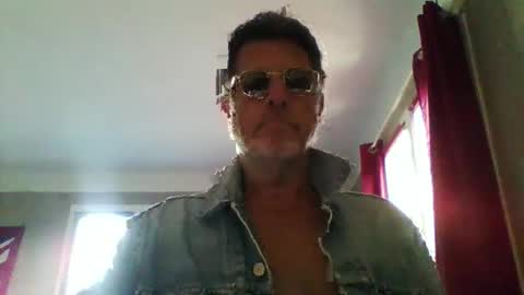 Snapshot of jerflor chatting on April 2, 2026, 4:15 pm jerflor online show from April 2, 2026, 4:15 pm