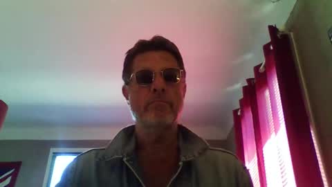 Snapshot of jerflor chatting on April 4, 2026, 11:29 am jerflor online show from April 4, 2026, 11:29 am