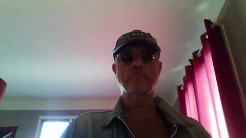 Snapshot of jerflor chatting on April 21, 2026, 11:49 am jerflor online show from April 21, 2026, 11:49 am