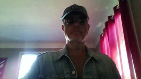 Snapshot of jerflor chatting on April 25, 2026, 1:52 pm jerflor online show from April 25, 2026, 1:52 pm