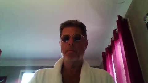 Snapshot of jerflor chatting on April 28, 2026, 4:23 pm jerflor online show from April 28, 2026, 4:23 pm