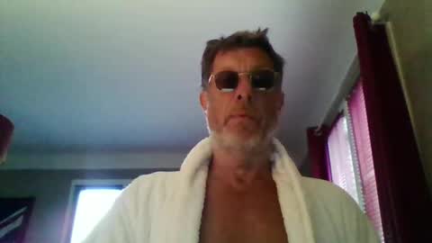 Snapshot of jerflor chatting on May 4, 2026, 3:52 pm jerflor online show from May 4, 2026, 3:52 pm