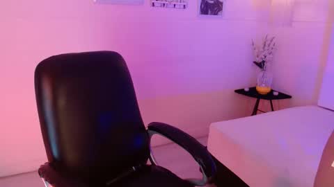 jero harper1 online show from November 8, 2025, 6:40 pm