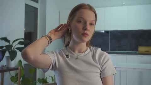 Molly online show from November 20, 2025, 3:12 pm