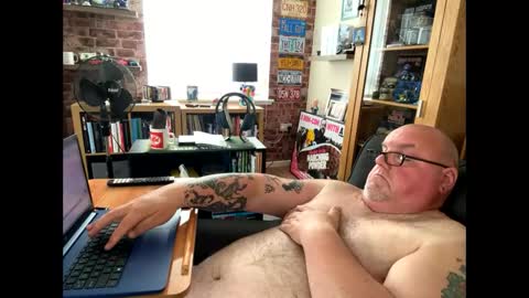 Snapshot of jerseyhammer01 chatting on June 4, 2026, 3:18 pm Harry online show from June 4, 2026, 3:18 pm
