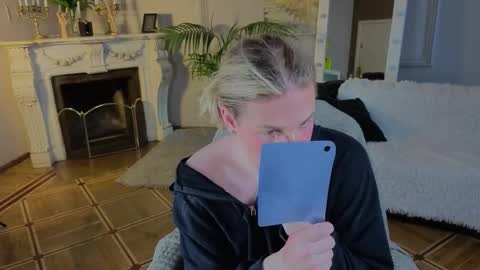 jes_solar online show from September 15, 2025, 2:17 pm