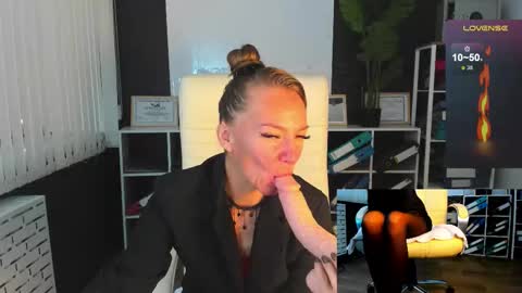 jesica_moon_peachy online show from September 13, 2025, 1:38 am