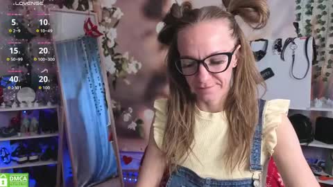 Snapshot of jesica_moon_peachyy chatting on May 2, 2026, 3:22 am jesica_moon_peachyy online show from May 2, 2026, 3:22 am