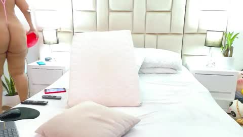 Snapshot of jesicataylorx chatting on February 15, 2026, 12:36 pm JESICA online show from February 15, 2026, 12:36 pm