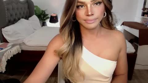 jesie_hot69 online show from January 21, 2025, 1:00 pm