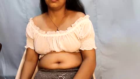 Snapshot of jesmin18 chatting on May 15, 2026, 9:49 am Jesmin online show from May 15, 2026, 9:49 am