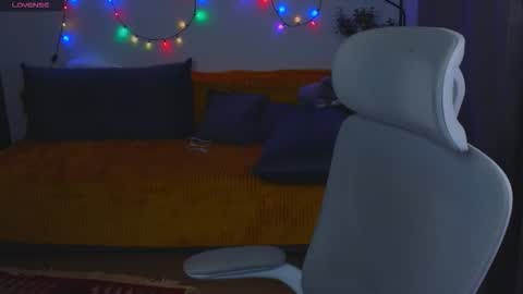  JessieVibes online show from November 10, 2025, 12:37 pm