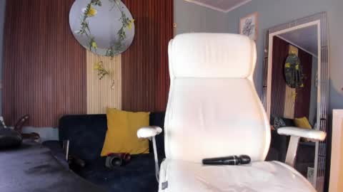 Snapshot of jess69_ chatting on May 23, 2026, 12:09 pm Jessie online show from May 23, 2026, 12:09 pm