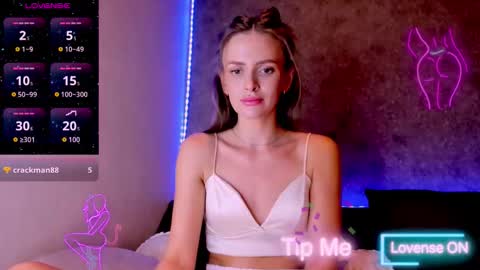 Jess online show from November 24, 2025, 10:59 am