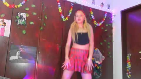 Snapshot of jess_sweett chatting on February 3, 2026, 5:27 am Jessica online show from February 3, 2026, 5:27 am