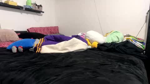 Hungjessy online show from March 5, 2025, 7:17 pm