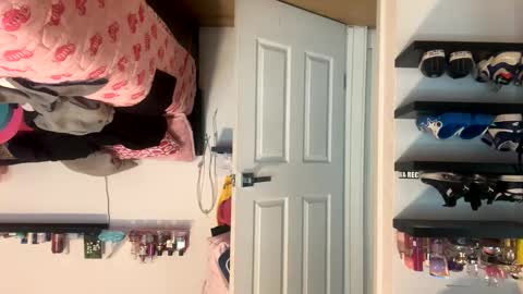 Hungjessy online show from May 8, 2026, 4:56 pm