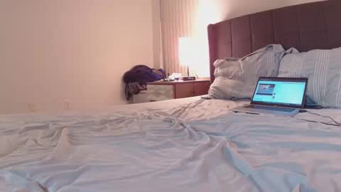 Snapshot of jessesbubble chatting on February 1, 2025, 7:47 am Jesse online show from February 1, 2025, 7:47 am