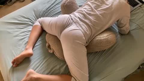 Snapshot of jessesbubble chatting on October 7, 2025, 4:26 pm Jesse online show from October 7, 2025, 4:26 pm