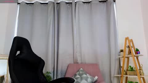 bella  adams online show from February 21, 2025, 3:10 pm