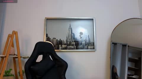 bella  adams online show from November 7, 2025, 9:53 am