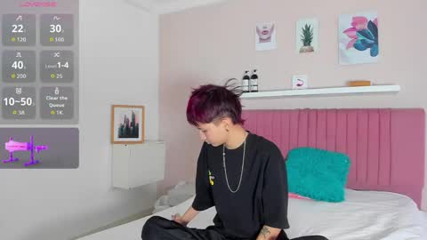 Jessi online show from April 21, 2026, 8:34 pm